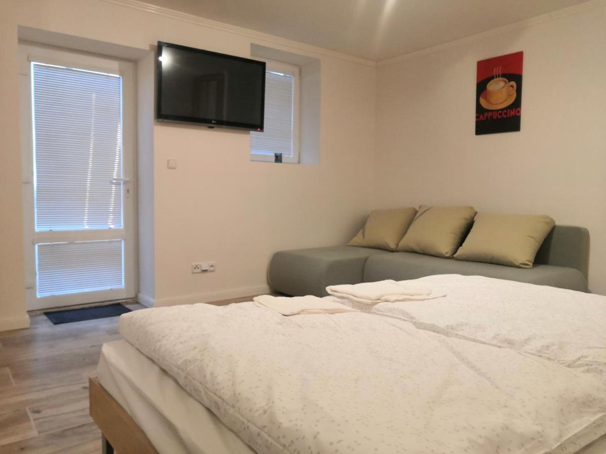 Vehlovice Apartments Melnik Bagian luar foto