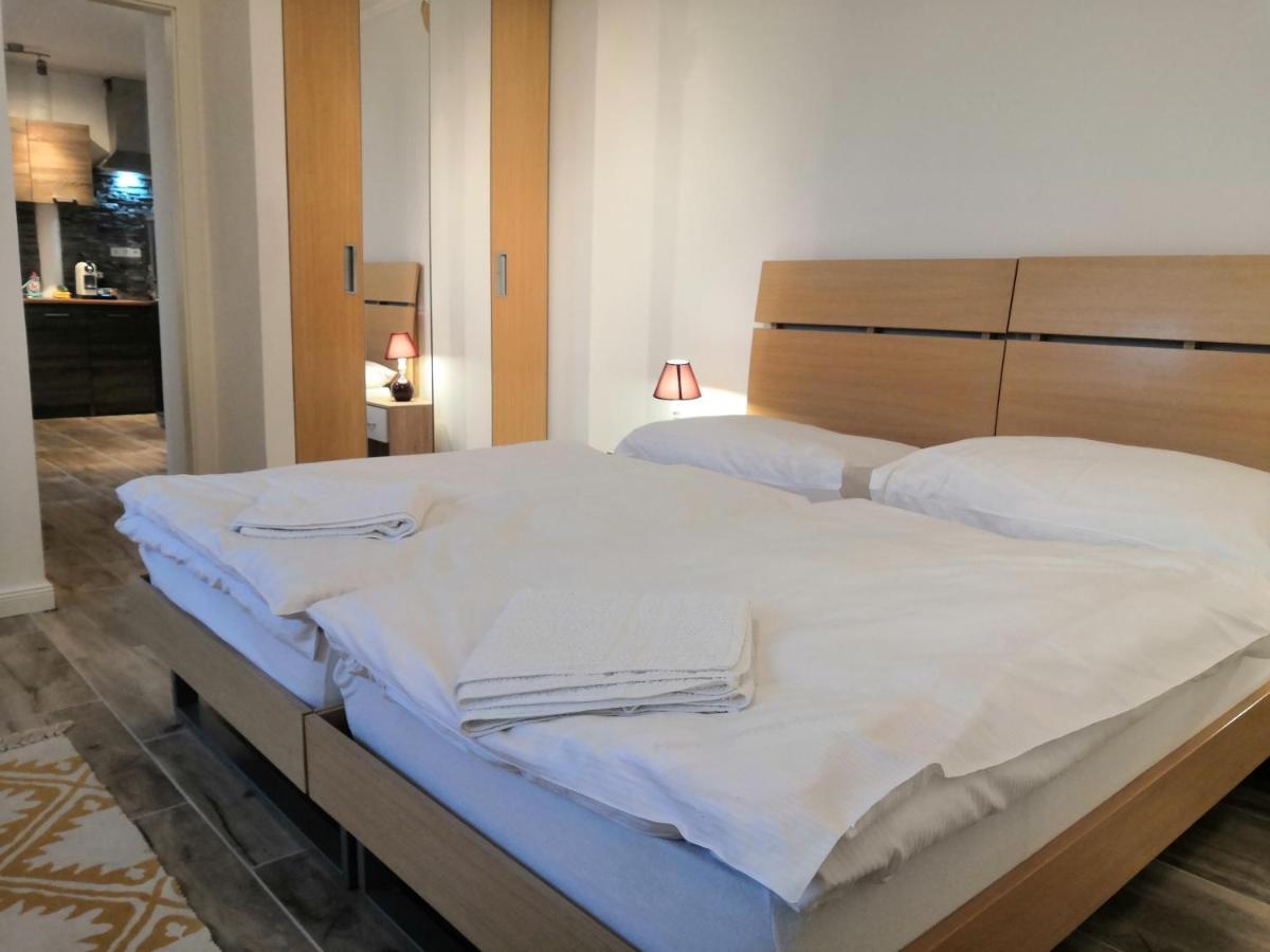 Vehlovice Apartments Melnik Bagian luar foto