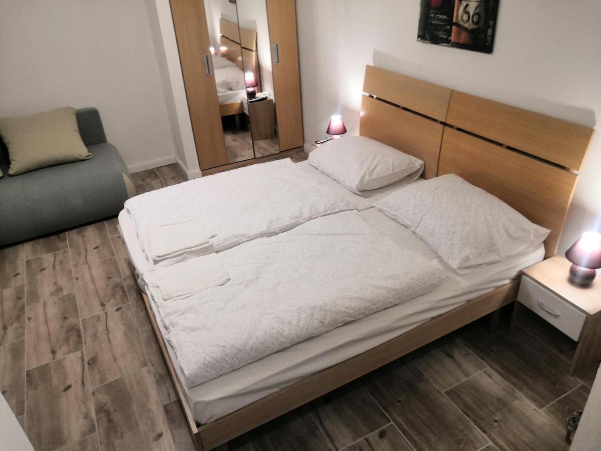 Vehlovice Apartments Melnik Bagian luar foto