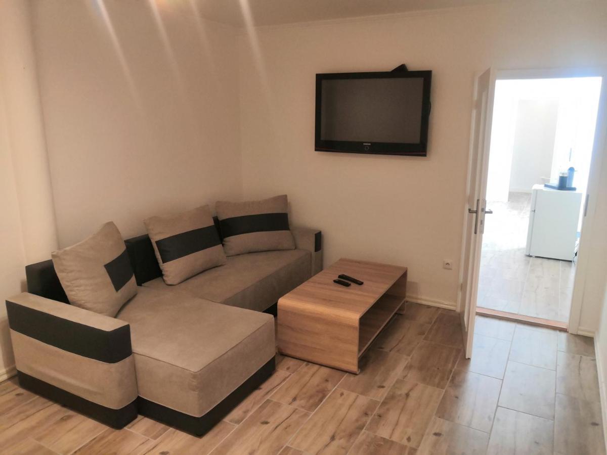 Vehlovice Apartments Melnik Bagian luar foto