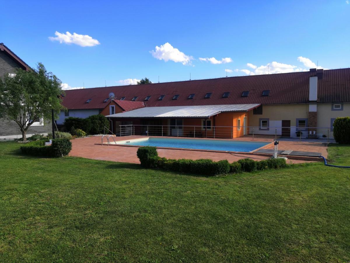Vehlovice Apartments Melnik Bagian luar foto
