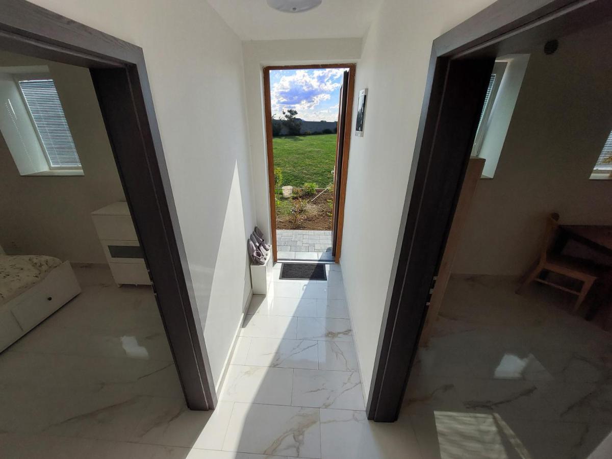Vehlovice Apartments Melnik Bagian luar foto