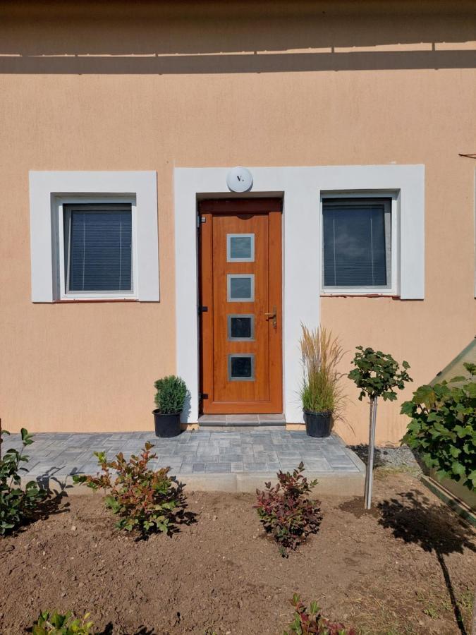 Vehlovice Apartments Melnik Bagian luar foto